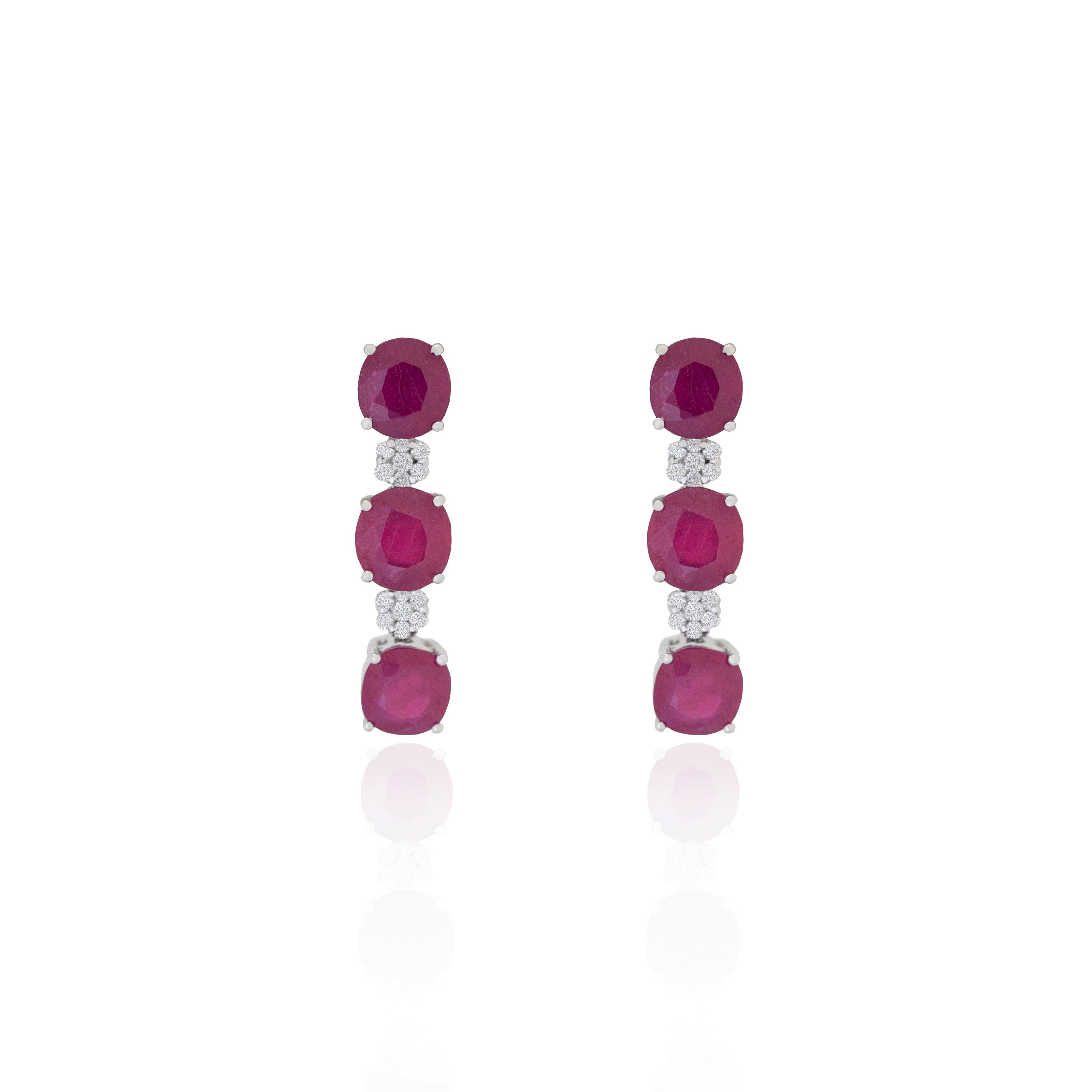 Pendientes colgantes de rubí y diamantes